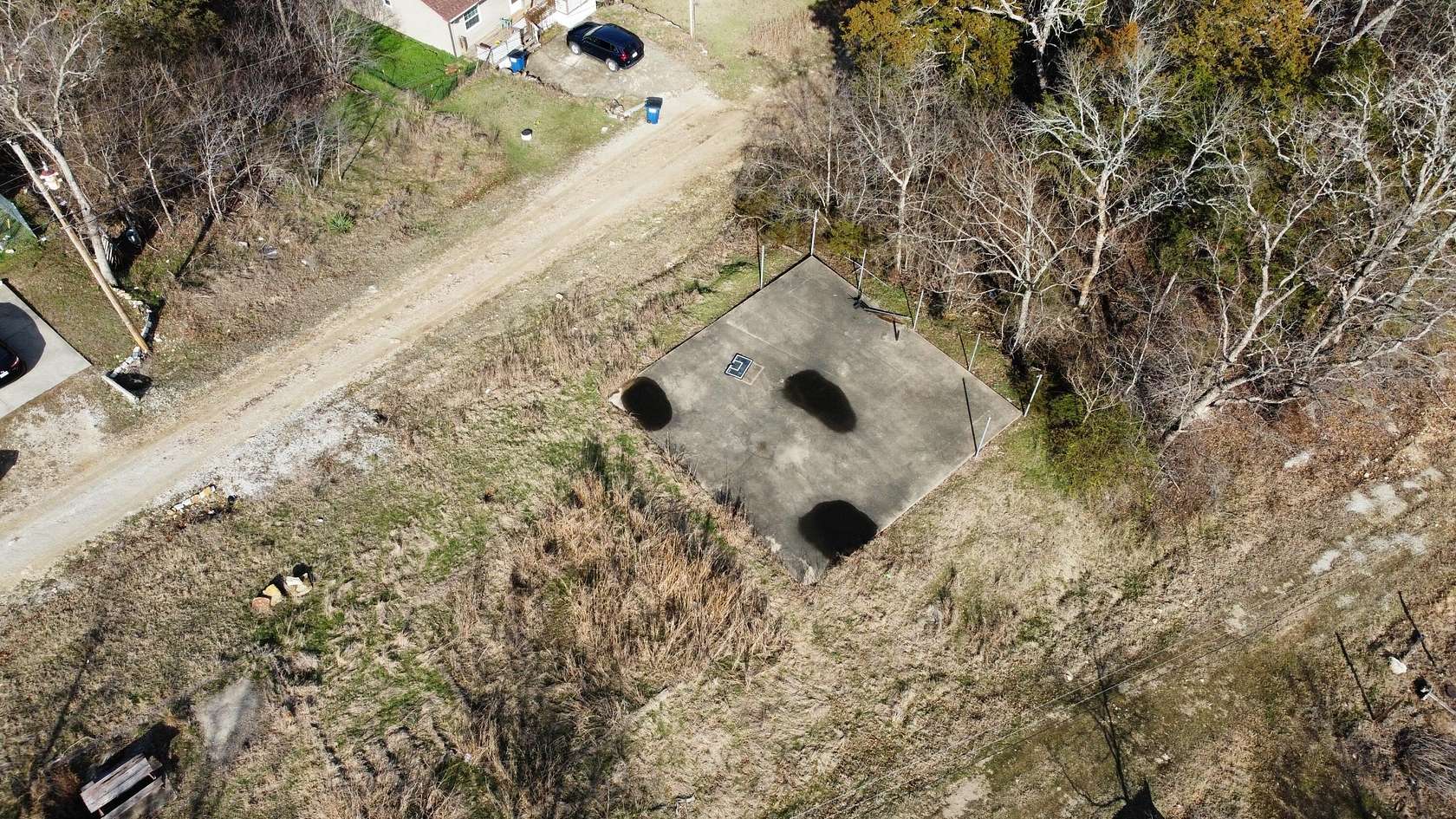 1.34 Acres of Residential Land for Sale in Merriam Woods, Missouri