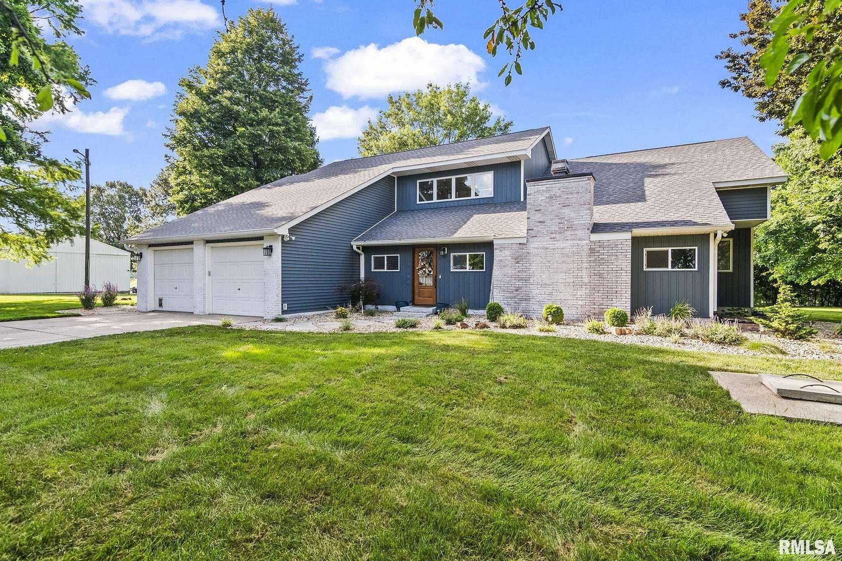 5.28 Acres of Land with Home for Sale in New Berlin, Illinois