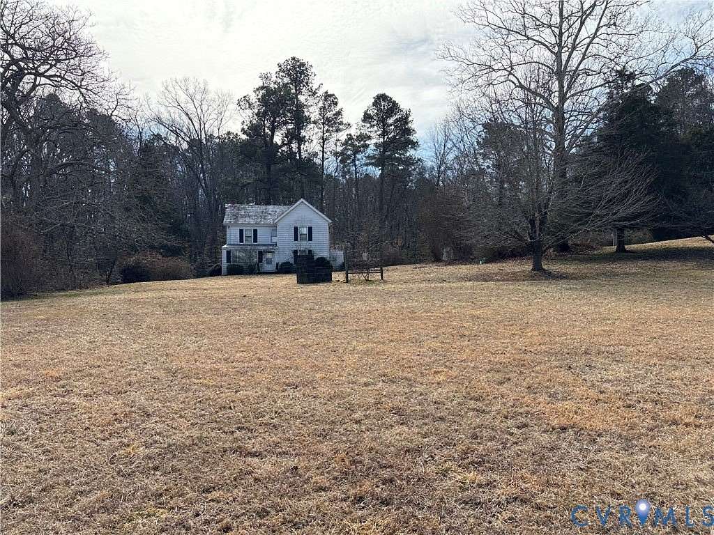 9.82 Acres of Land with Home for Sale in Tappahannock, Virginia
