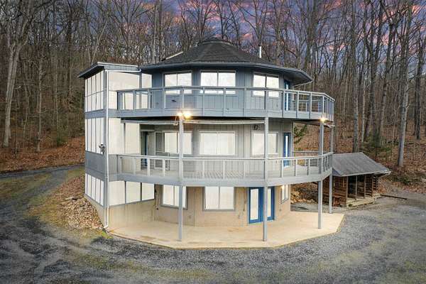 9 Acres of Land with Home for Sale in Mount Jackson, Virginia