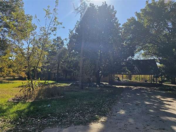 6 Acres of Land with Home for Sale in Purcell, Oklahoma