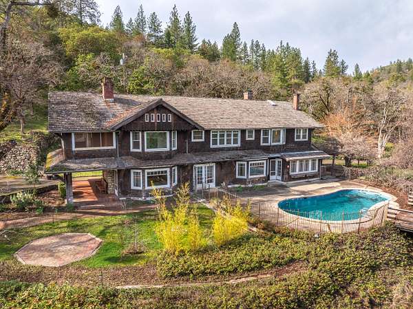 3.7 Acres of Land with Home for Sale in Central Point, Oregon