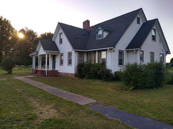 8 Acres of Land with Home for Sale in Denmark, Tennessee