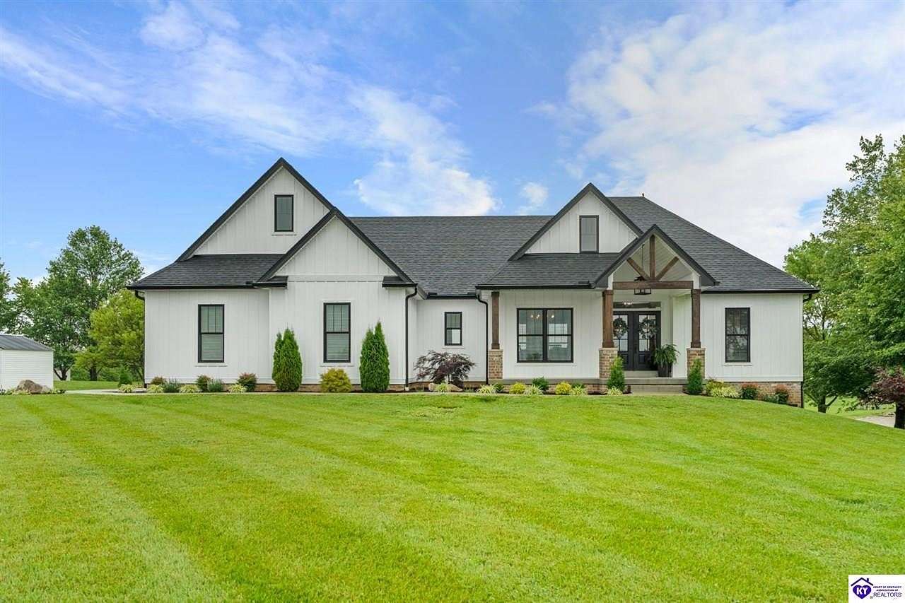 1.57 Acres of Land with Home for Sale in Hodgenville, Kentucky