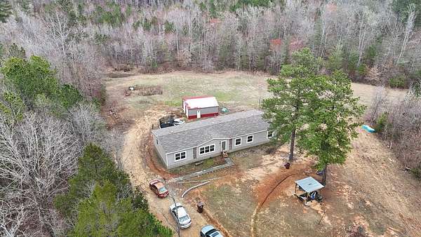 15 Acres of Land with Home for Sale in Aberdeen, Mississippi