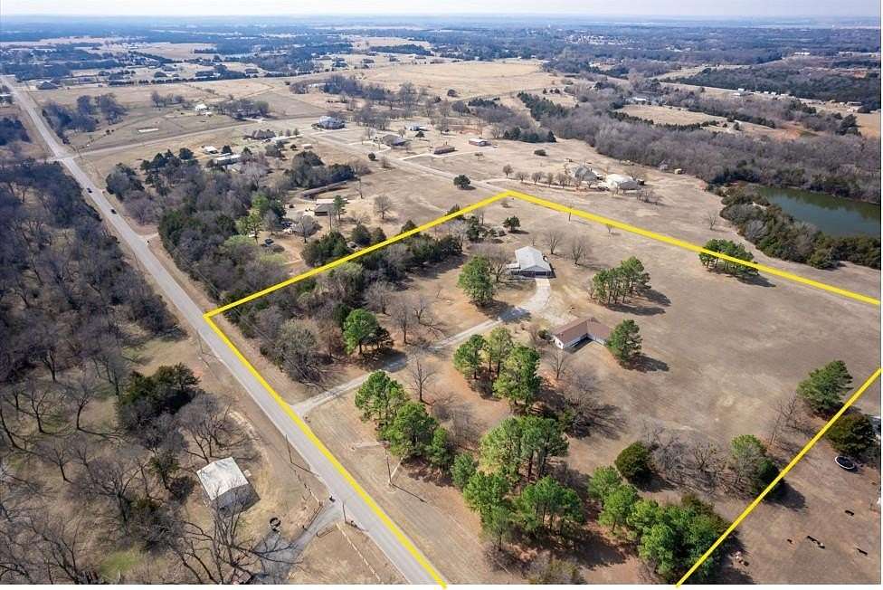 10 Acres of Land with Home for Sale in Noble, Oklahoma