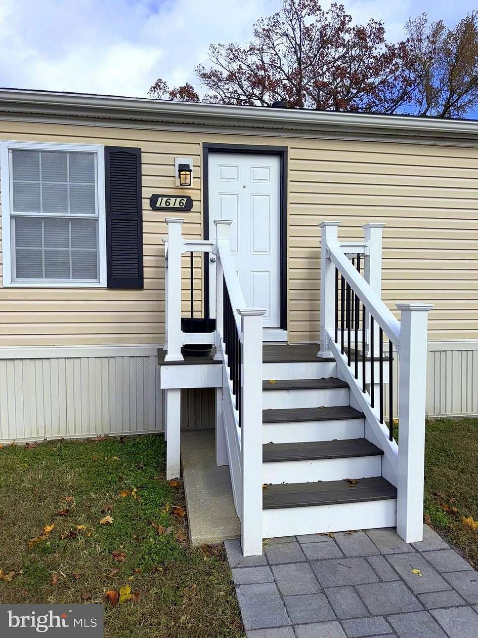 2 Acres of Land with Home for Lease in Williamstown, New Jersey