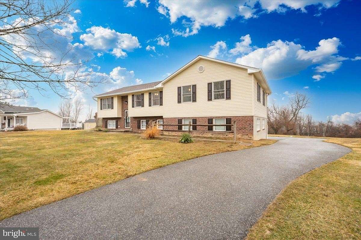 1.5 Acres of Land with Home for Sale in New Windsor, Maryland