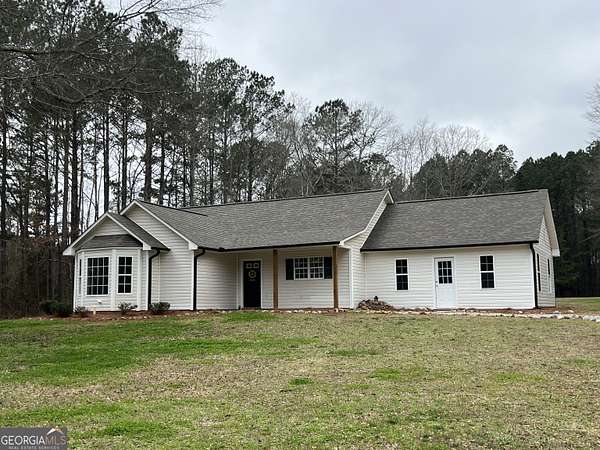 3 Acres of Land with Home for Sale in Concord, Georgia