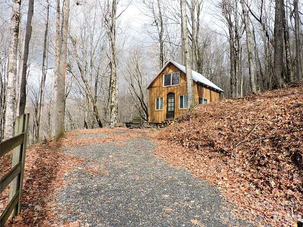 0.75 Acres of Residential Land for Sale in Bakersville, North Carolina