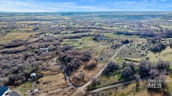 5 Acres of Land for Sale in Buhl, Idaho