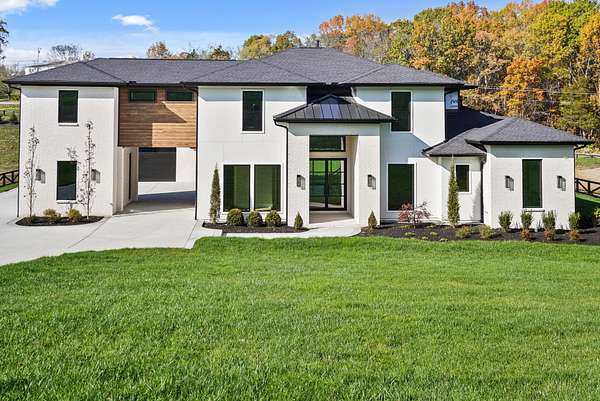 10.2 Acres of Land with Home for Sale in Franklin, Tennessee