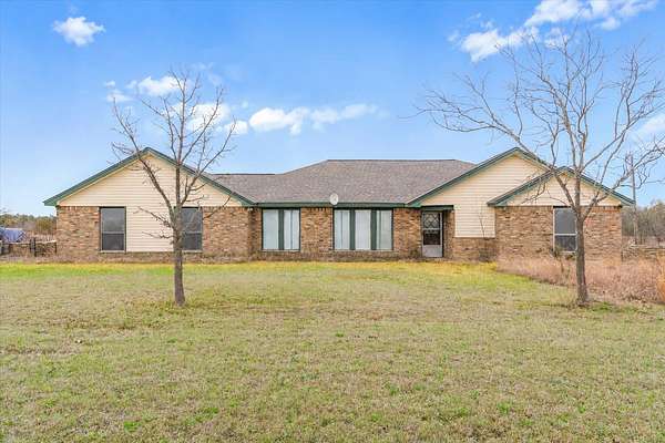 13 Acres of Land with Home for Sale in Mabank, Texas