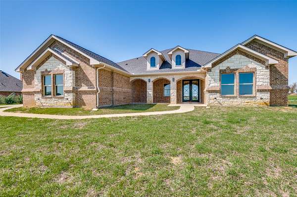 4 Acres of Land with Home for Sale in Waxahachie, Texas