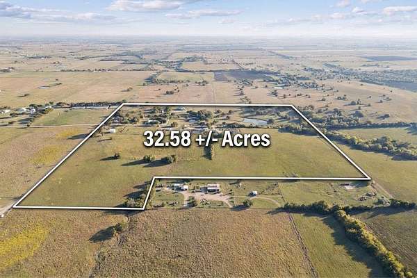 32.6 Acres of Agricultural Land for Sale in Lindsay, Texas