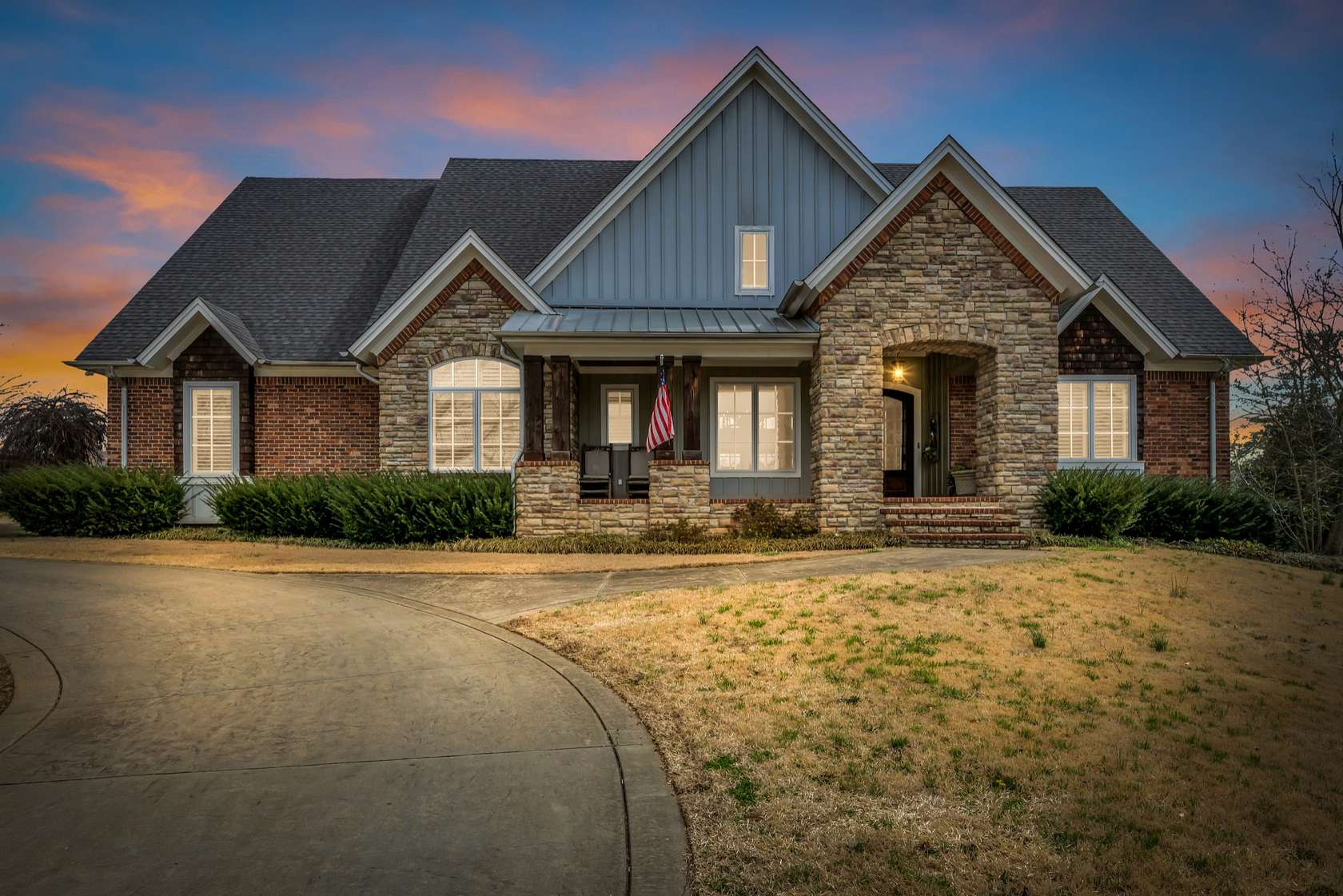 1.53 Acres of Land with Home for Sale in Columbia, Tennessee