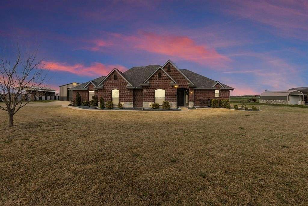 1.5 Acres of Land with Home for Sale in Caddo Mills, Texas