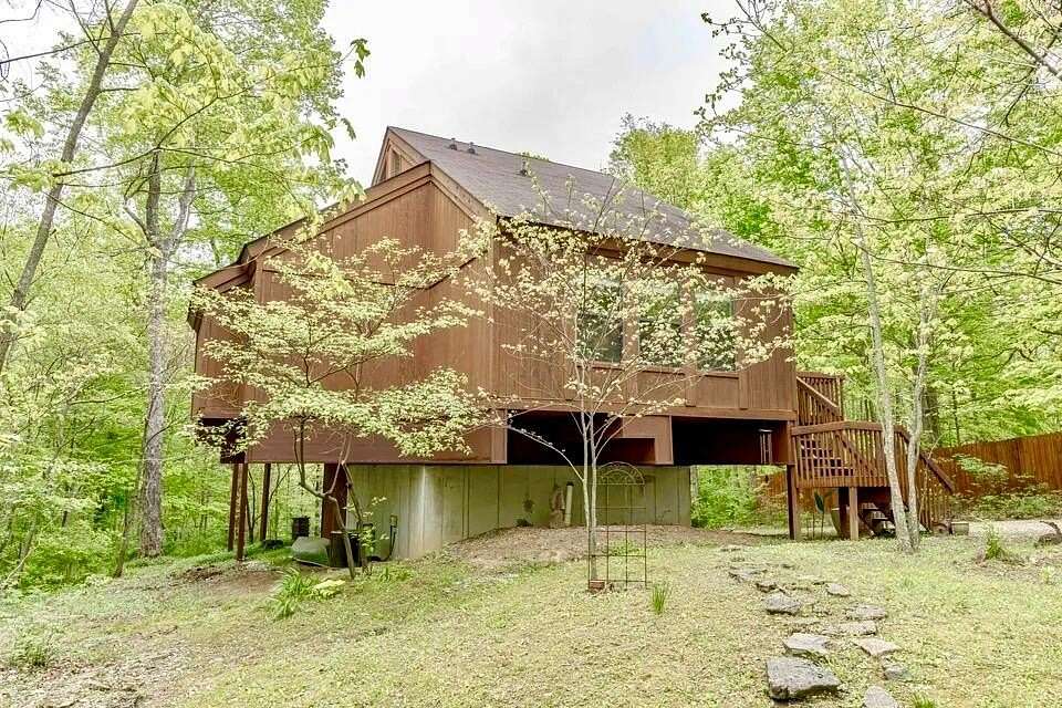 2 Acres of Land with Home for Lease in Frankfort, Kentucky