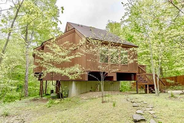 2 Acres of Land with Home for Lease in Frankfort, Kentucky