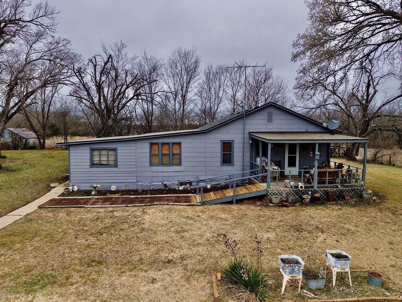 10.4 Acres of Recreational Land with Home for Sale in Independence, Kansas