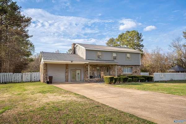 2 Acres of Land with Home for Sale in Stevenson, Alabama