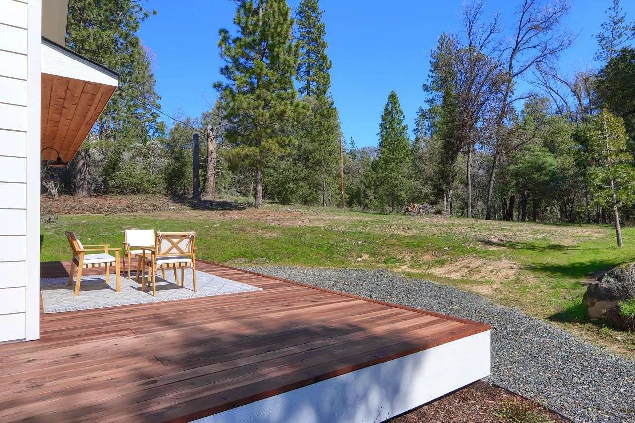 4.17 Acres of Land with Home for Sale in Mariposa, California