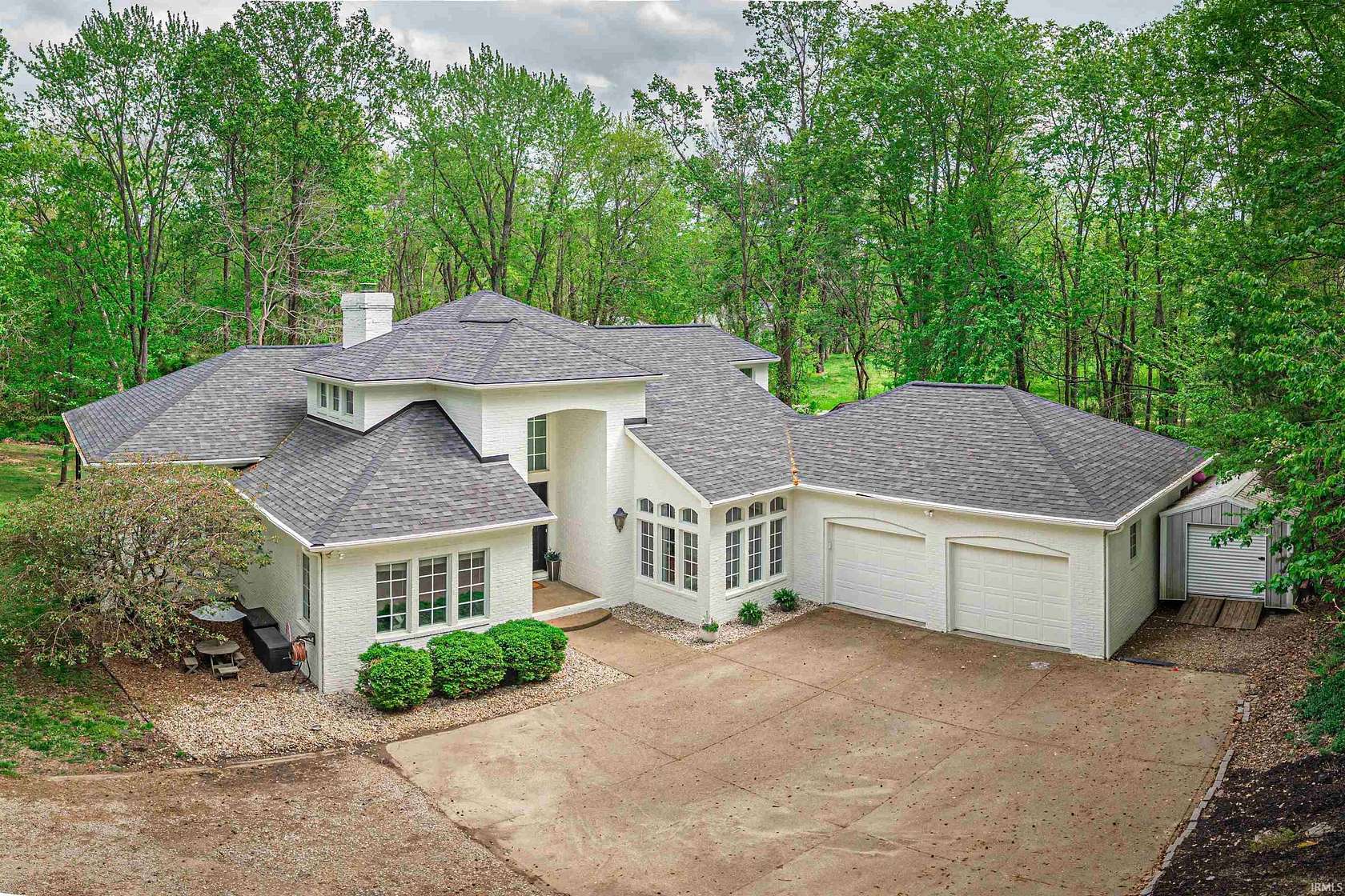2.5 Acres of Land with Home for Sale in Evansville, Indiana