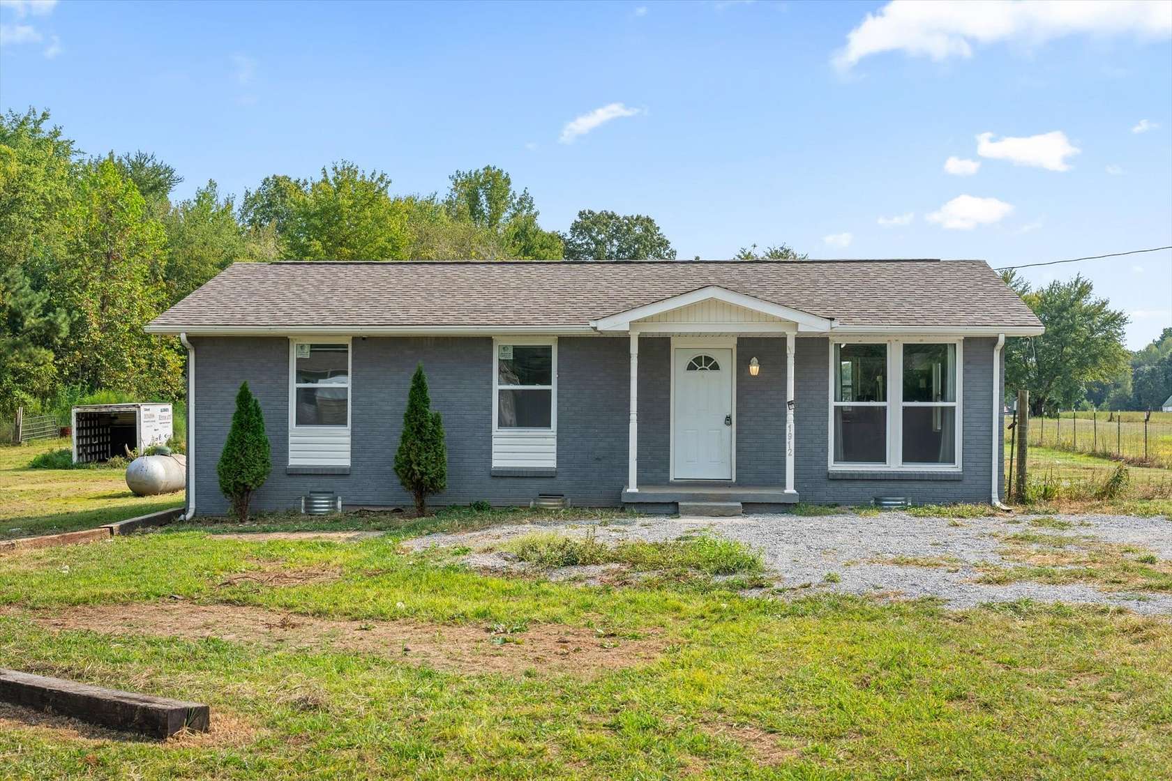 2.5 Acres of Land with Home for Lease in Clarksville, Tennessee