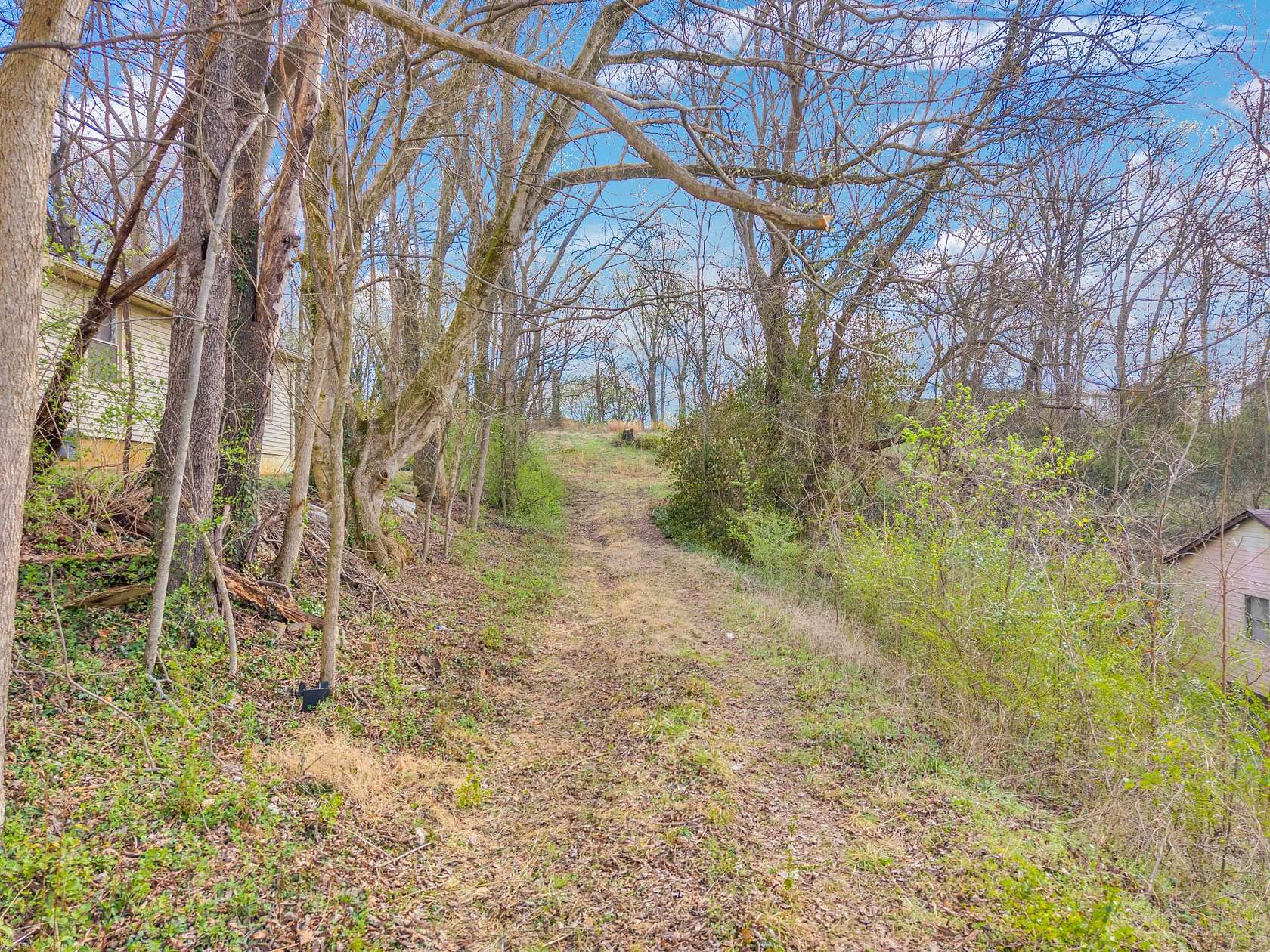 0.9 Acres of Residential Land for Sale in McMinnville, Tennessee