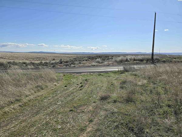 23.3 Acres of Agricultural & Residential Land for Sale in Prosser, Washington