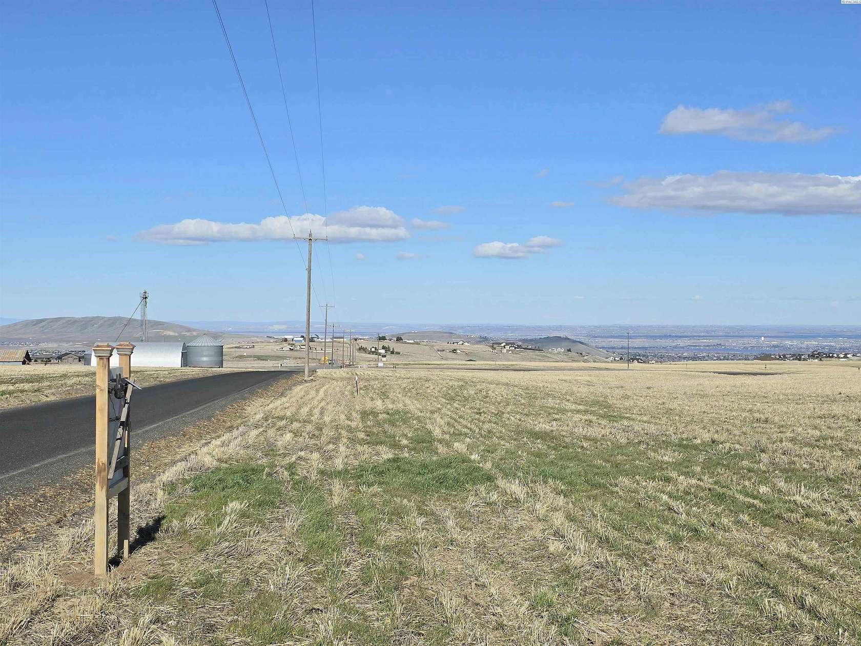 20.1 Acres of Agricultural & Residential Land for Sale in Kennewick, Washington