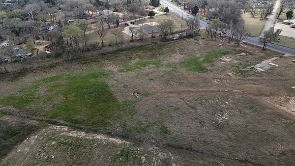 5.26 Acres of Commercial Land for Sale in Palestine, Texas