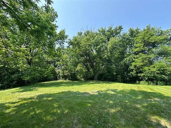 1 Acre of Residential Land for Sale in Minnetonka, Minnesota