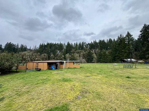 2.66 Acres of Land with Home for Sale in Stayton, Oregon