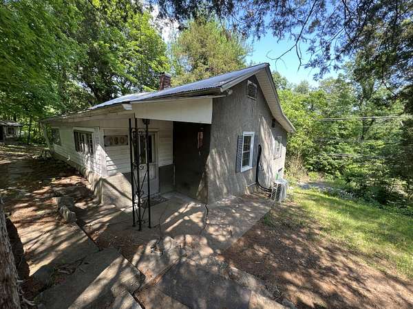 3.78 Acres of Land with Home for Sale in Mount Vernon, Kentucky