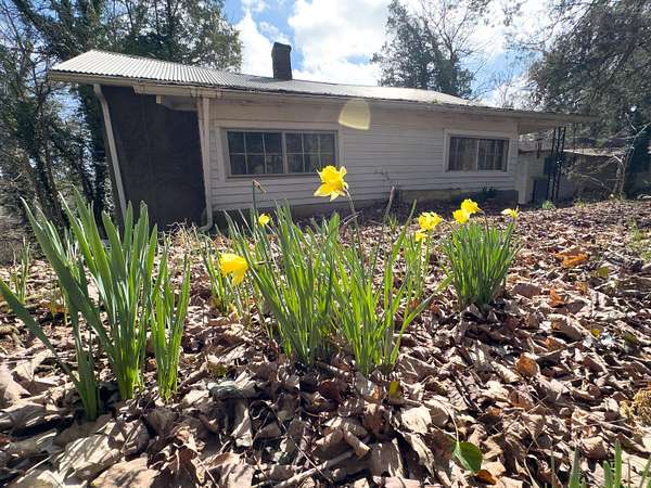 3.78 Acres of Land with Home for Sale in Mount Vernon, Kentucky