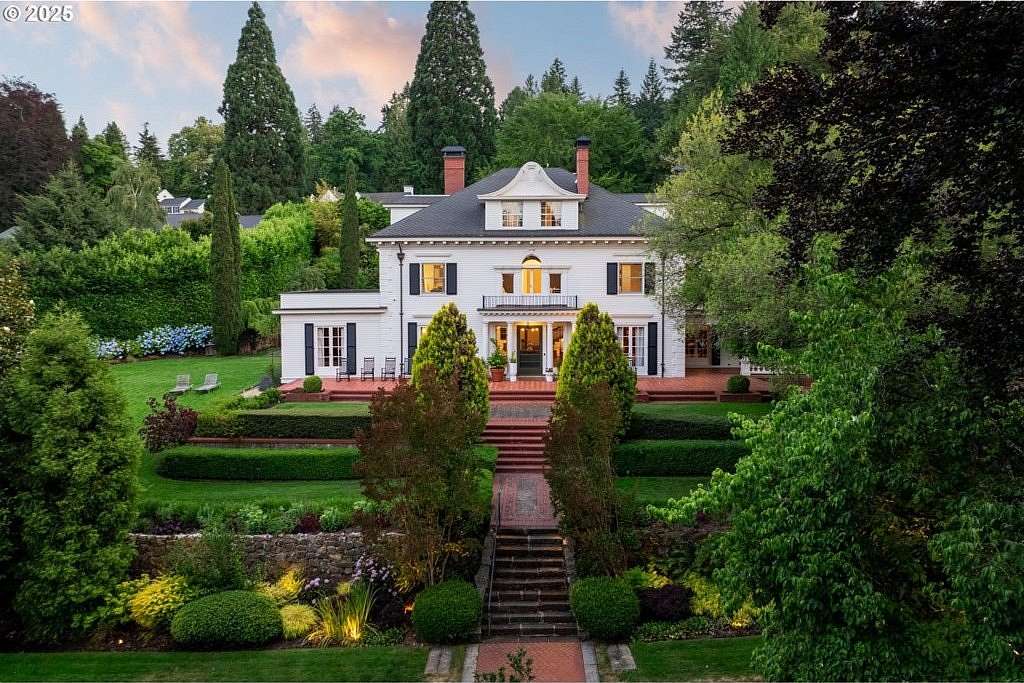 1.65 Acres of Land with Home for Sale in Portland, Oregon