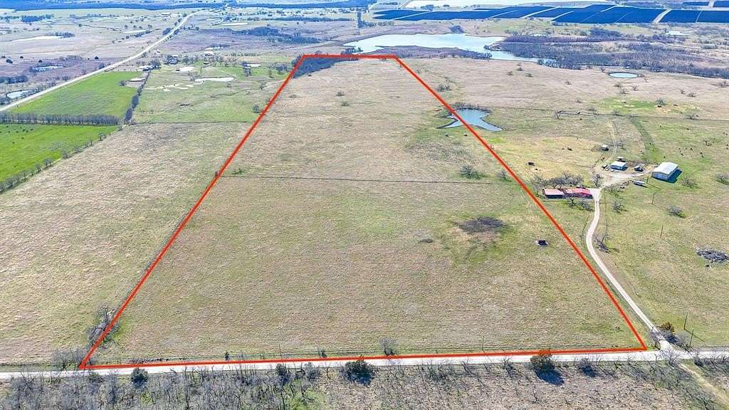 63 Acres of Agricultural & Residential Land for Sale in Corsicana, Texas