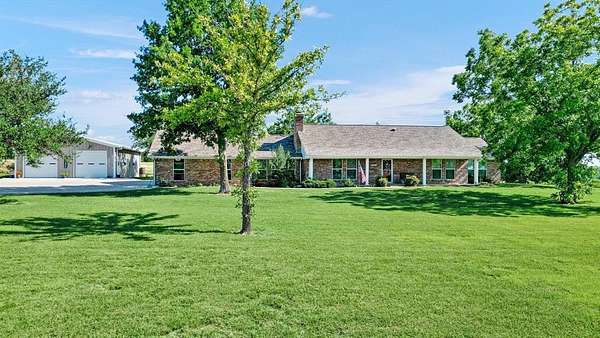 1.85 Acres of Land with Home for Lease in Van Alstyne, Texas