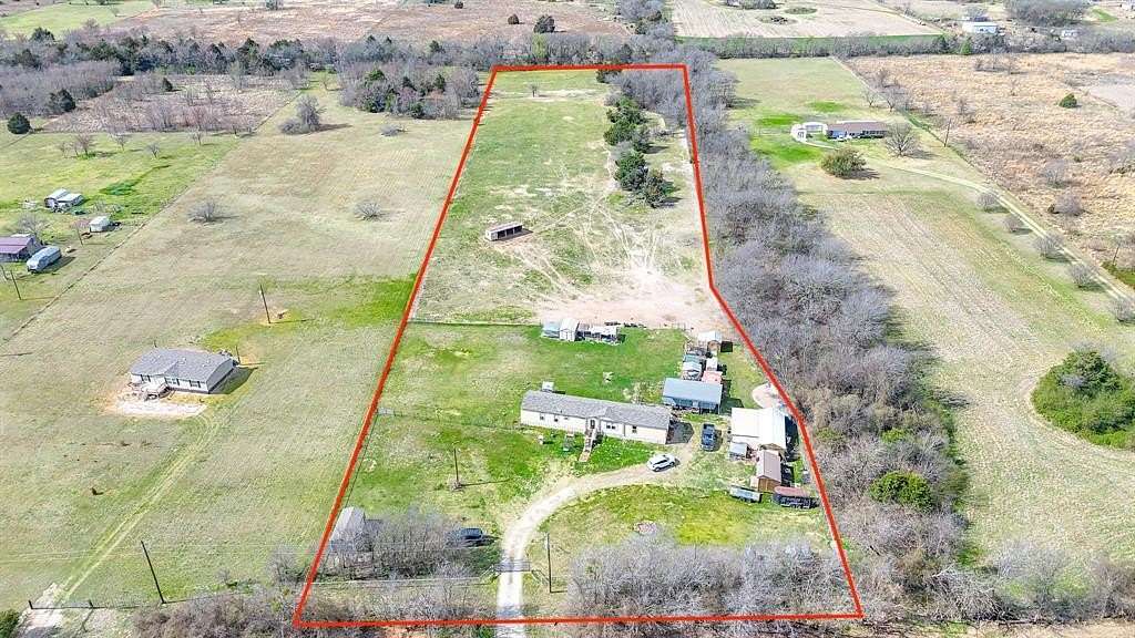 6.33 Acres of Land with Home for Sale in Corsicana, Texas