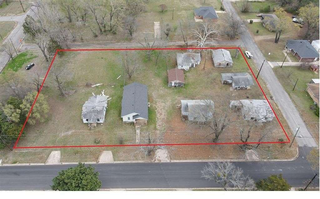 1.3 Acres of Land for Sale in Paris, Texas