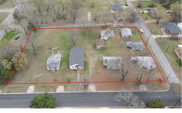 1.3 Acres of Land for Sale in Paris, Texas