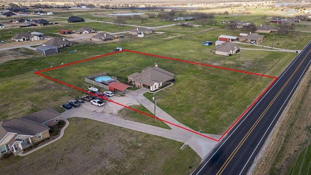 1.57 Acres of Land with Home for Sale in Caddo Mills, Texas