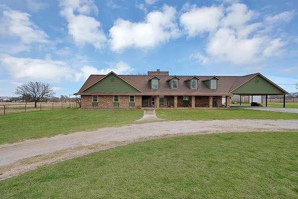 10 Acres of Land with Home for Sale in Aledo, Texas