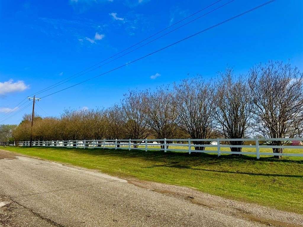 10 Acres of Land with Home for Sale in Edgewood, Texas