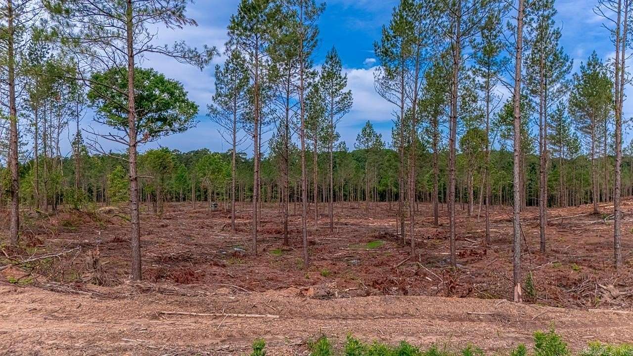 8 Acres of Residential Land for Sale in Hensley, Arkansas