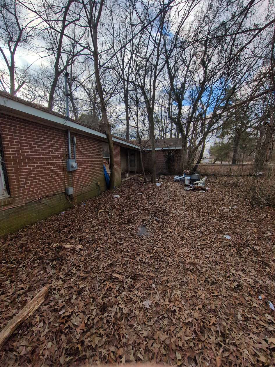 1.54 Acres of Land with Home for Sale in Tullahoma, Tennessee