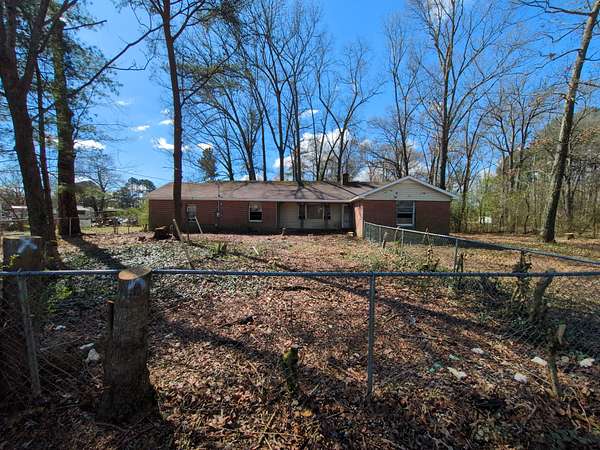 1.54 Acres of Land with Home for Sale in Tullahoma, Tennessee