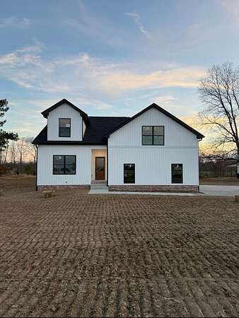 1.6 Acres of Land with Home for Sale in Springfield, Tennessee