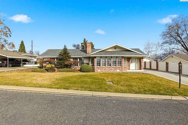 23 Acres of Land with Home for Sale in Yakima, Washington